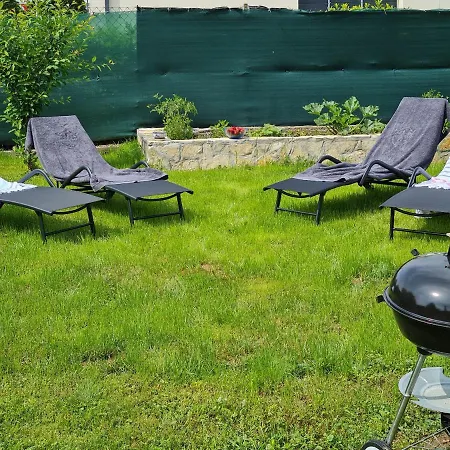 Apartment Ginger House